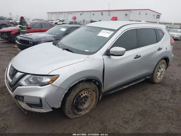 KNMAT2MT7JP534407 2018 NISSAN ROGUE - Image 2