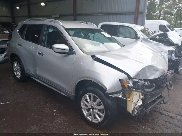 KNMAT2MT7JP537081 2018 NISSAN ROGUE - Image 1