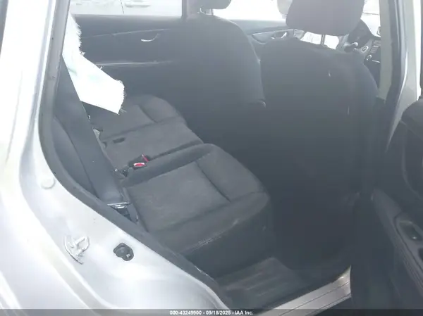 KNMAT2MT7JP537081 2018 NISSAN ROGUE - Image 8