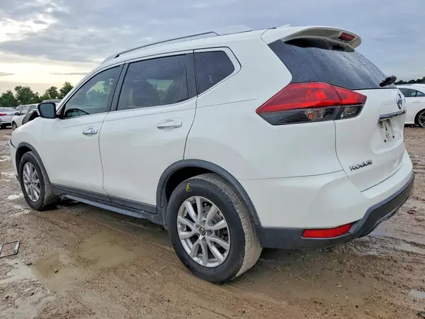 KNMAT2MT7JP538067 2018 NISSAN ROGUE - Image 2