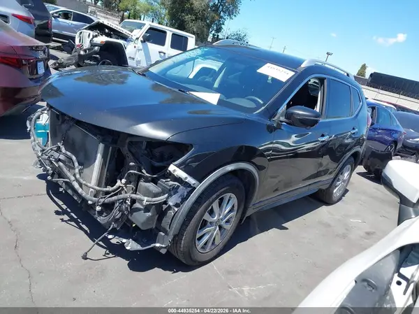 KNMAT2MT7JP538165 2018 NISSAN ROGUE - Image 2