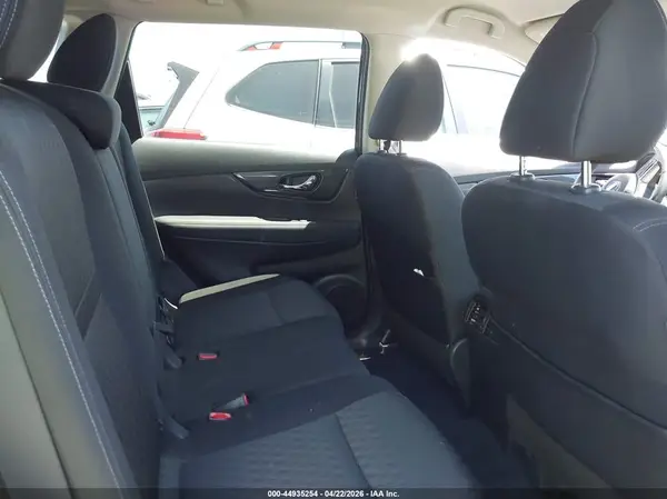KNMAT2MT7JP538165 2018 NISSAN ROGUE - Image 8