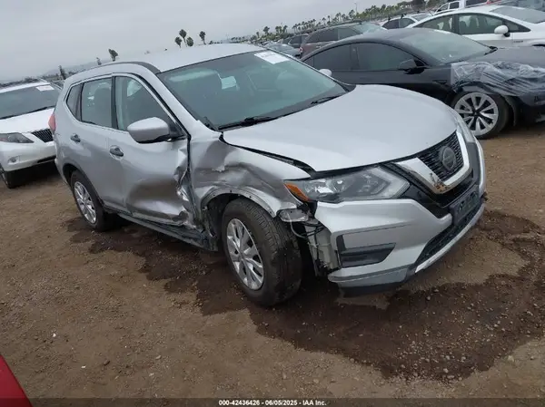 KNMAT2MT7JP540644 2018 NISSAN ROGUE - Image 1