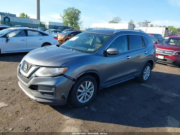 KNMAT2MT7JP543737 2018 NISSAN ROGUE - Image 2