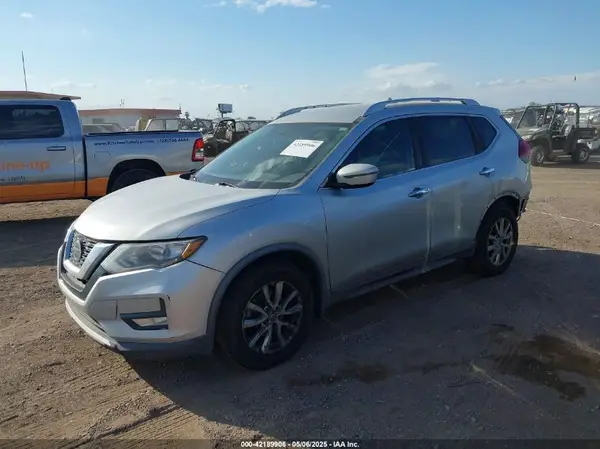 KNMAT2MT7JP546864 2018 NISSAN ROGUE - Image 2