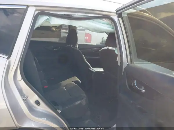 KNMAT2MT7JP548484 2018 NISSAN ROGUE - Image 8