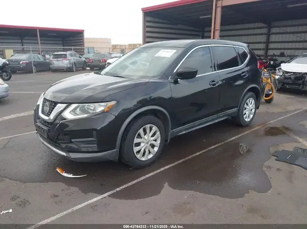 KNMAT2MT7JP549215 2018 NISSAN ROGUE - Image 2