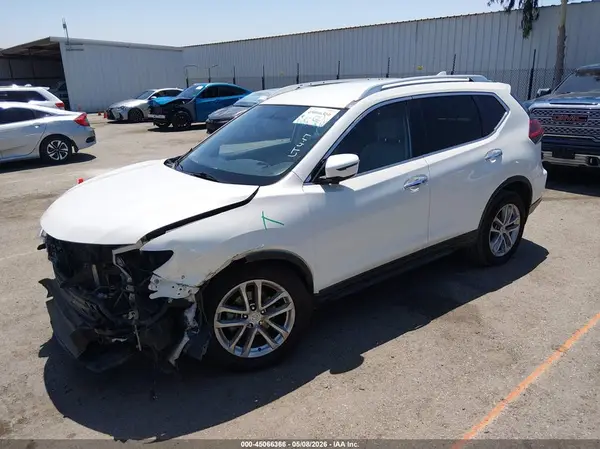 KNMAT2MT7JP551921 2018 NISSAN ROGUE - Image 2