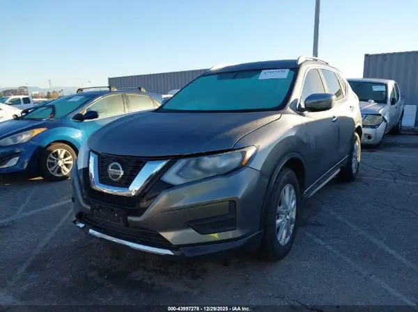 KNMAT2MT7JP552504 2018 NISSAN ROGUE - Image 2
