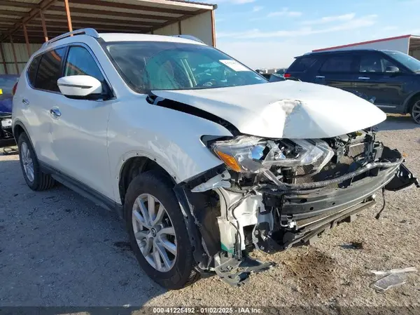 KNMAT2MT7JP552714 2018 NISSAN ROGUE - Image 1