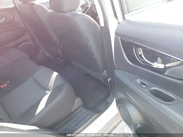 KNMAT2MT7JP552714 2018 NISSAN ROGUE - Image 8