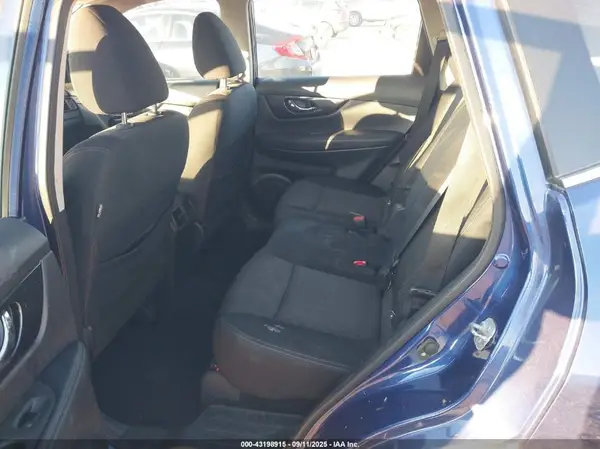 KNMAT2MT7JP558500 2018 NISSAN ROGUE - Image 8