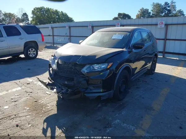 KNMAT2MT7JP559677 2018 NISSAN ROGUE - Image 2