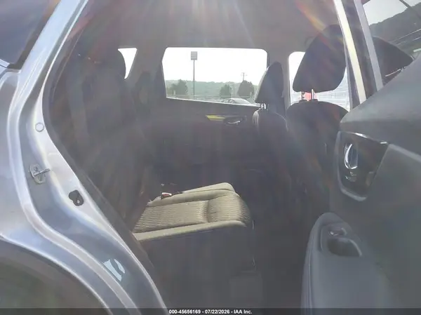 KNMAT2MT7JP564507 2018 NISSAN ROGUE - Image 8