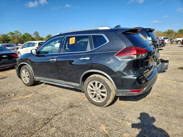 KNMAT2MT7JP565172 2018 NISSAN ROGUE - Image 2