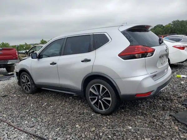 KNMAT2MT7JP565611 2018 NISSAN ROGUE - Image 2