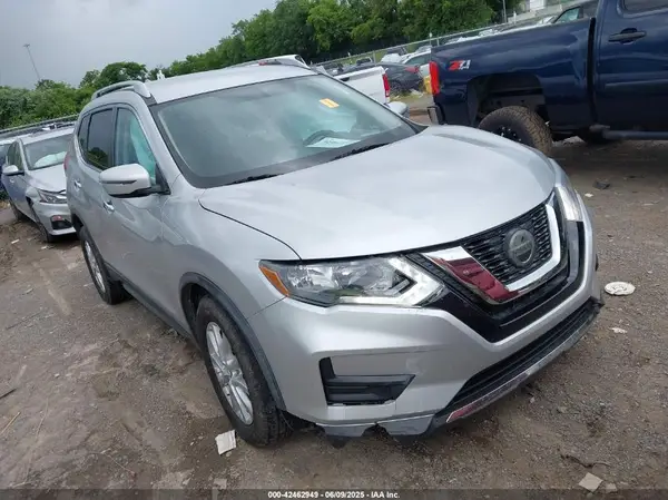 KNMAT2MT7JP565690 2018 NISSAN ROGUE - Image 1