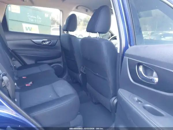 KNMAT2MT7JP570677 2018 NISSAN ROGUE - Image 8