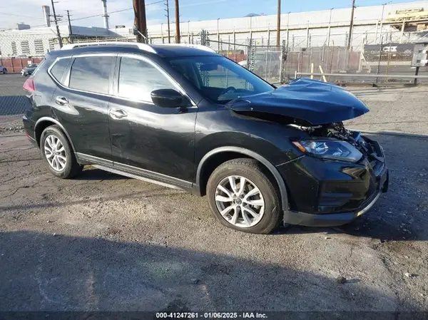 KNMAT2MT7JP572073 2018 NISSAN ROGUE - Image 1
