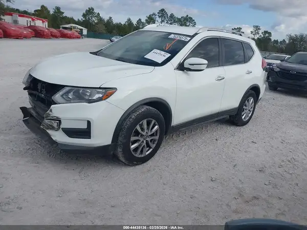 KNMAT2MT7JP572669 2018 NISSAN ROGUE - Image 2