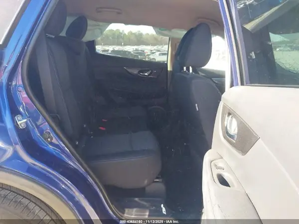 KNMAT2MT7JP578584 2018 NISSAN ROGUE - Image 8