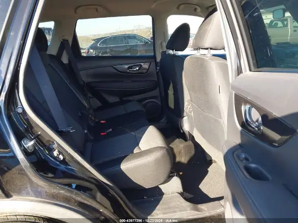 KNMAT2MT7JP581470 2018 NISSAN ROGUE - Image 8