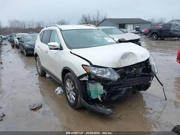 KNMAT2MT7JP583848 2018 NISSAN ROGUE - Image 1