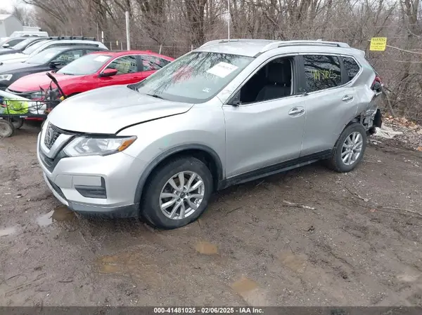 KNMAT2MT7JP589147 2018 NISSAN ROGUE - Image 2