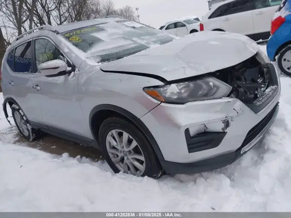 KNMAT2MT7JP589424 2018 NISSAN ROGUE - Image 1