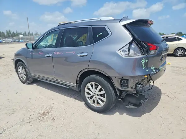 KNMAT2MT7JP590895 2018 NISSAN ROGUE - Image 2