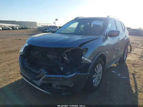 KNMAT2MT7JP600096 2018 NISSAN ROGUE - Image 2