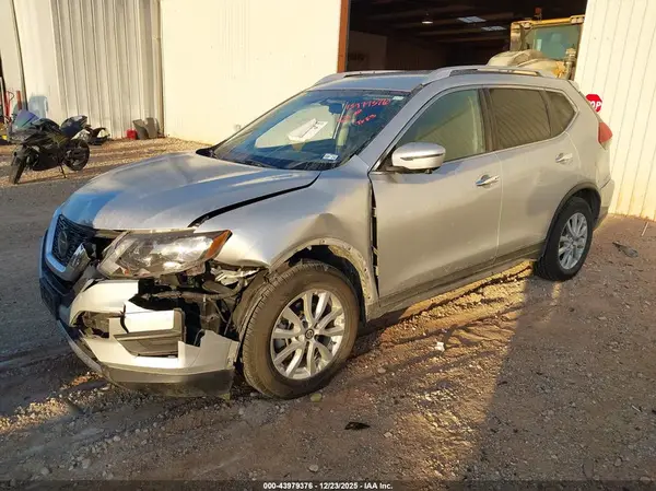 KNMAT2MT7JP601832 2018 NISSAN ROGUE - Image 2