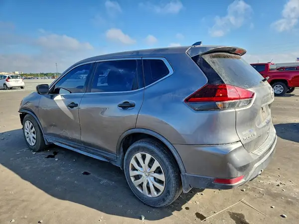 KNMAT2MT7JP602253 2018 NISSAN ROGUE - Image 2