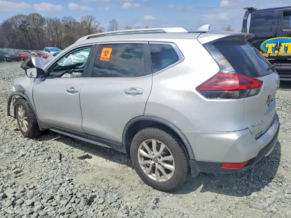 KNMAT2MT7JP602317 2018 NISSAN ROGUE - Image 2