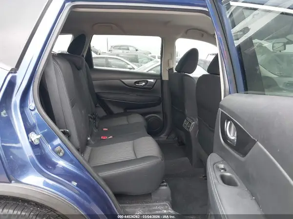 KNMAT2MT7JP605976 2018 NISSAN ROGUE - Image 8