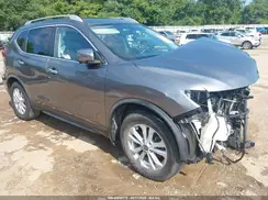 KNMAT2MT7JP606030 2018 NISSAN ROGUE