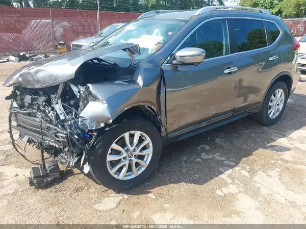 KNMAT2MT7JP606030 2018 NISSAN ROGUE - Image 2