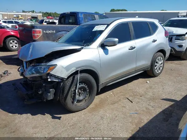 KNMAT2MT7JP610059 2018 NISSAN ROGUE - Image 2