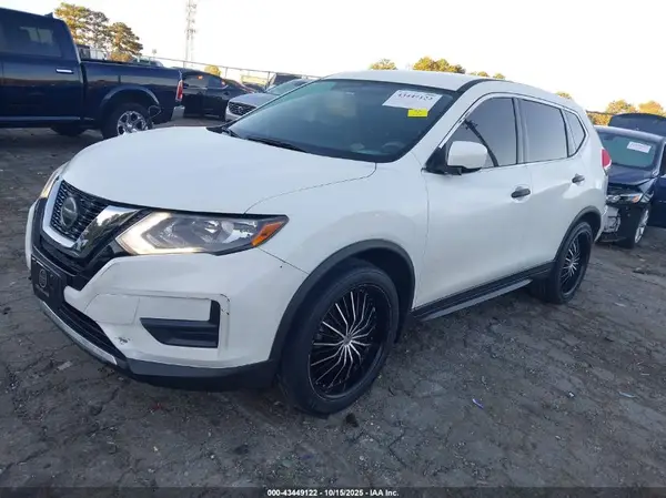 KNMAT2MT7JP610689 2018 NISSAN ROGUE - Image 2