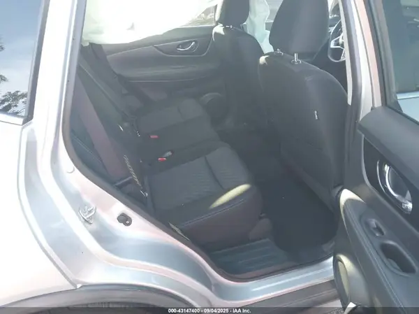 KNMAT2MT7KP554898 2019 NISSAN ROGUE - Image 8