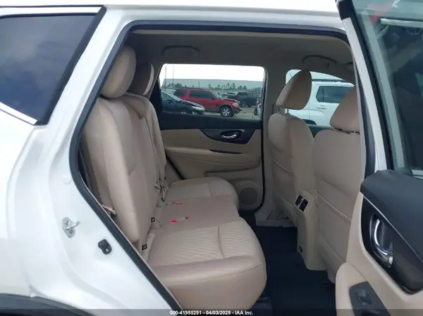 KNMAT2MT7KP560541 2019 NISSAN ROGUE - Image 8