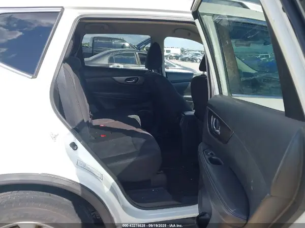 KNMAT2MT8GP710924 2016 NISSAN ROGUE - Image 8