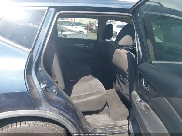 KNMAT2MT8GP715976 2016 NISSAN ROGUE - Image 8