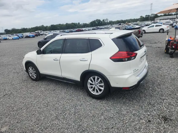 KNMAT2MT8HP500034 2017 NISSAN ROGUE - Image 2