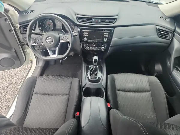 KNMAT2MT8HP500034 2017 NISSAN ROGUE - Image 8