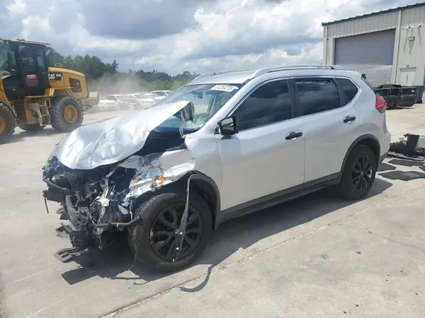 KNMAT2MT8HP502768 2017 NISSAN ROGUE - Image 1