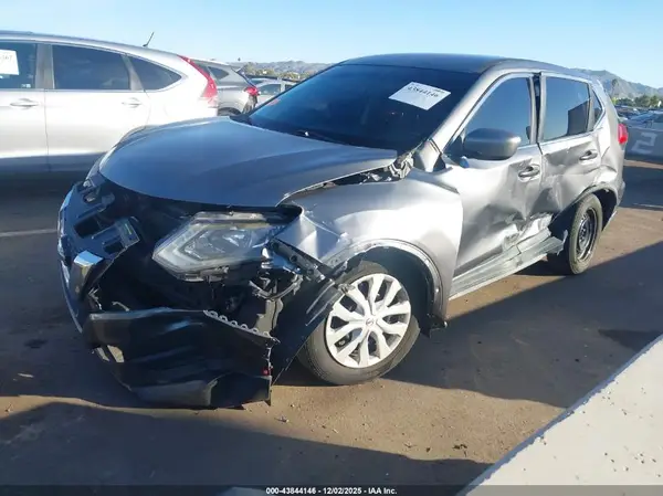 KNMAT2MT8HP506206 2017 NISSAN ROGUE - Image 2