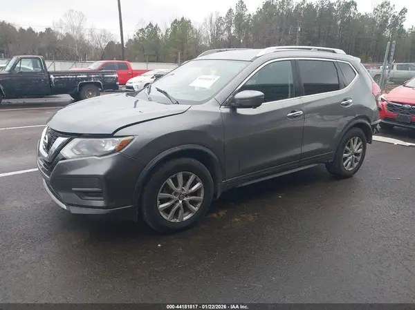 KNMAT2MT8HP506593 2017 NISSAN ROGUE - Image 2