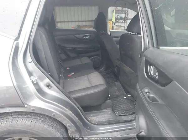 KNMAT2MT8HP506593 2017 NISSAN ROGUE - Image 8