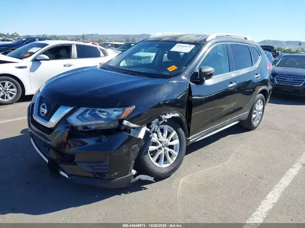 KNMAT2MT8HP508666 2017 NISSAN ROGUE - Image 2